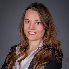 ジュリア・ヴァイン